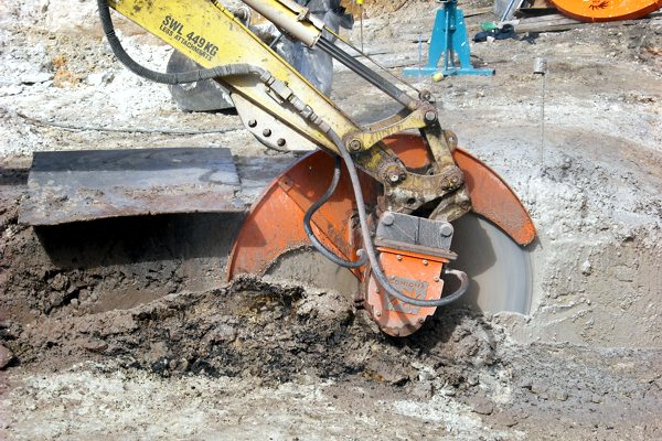 Excavation in Sydney sandstone for swimming_pool
