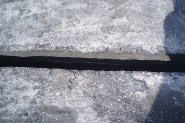Diamond saws produce a clean narrow cut  this time in hard basalt.
